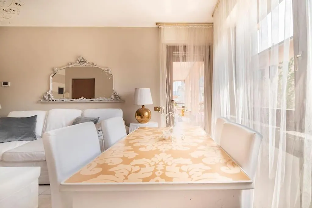 Apartment Fiorenza House Luisago