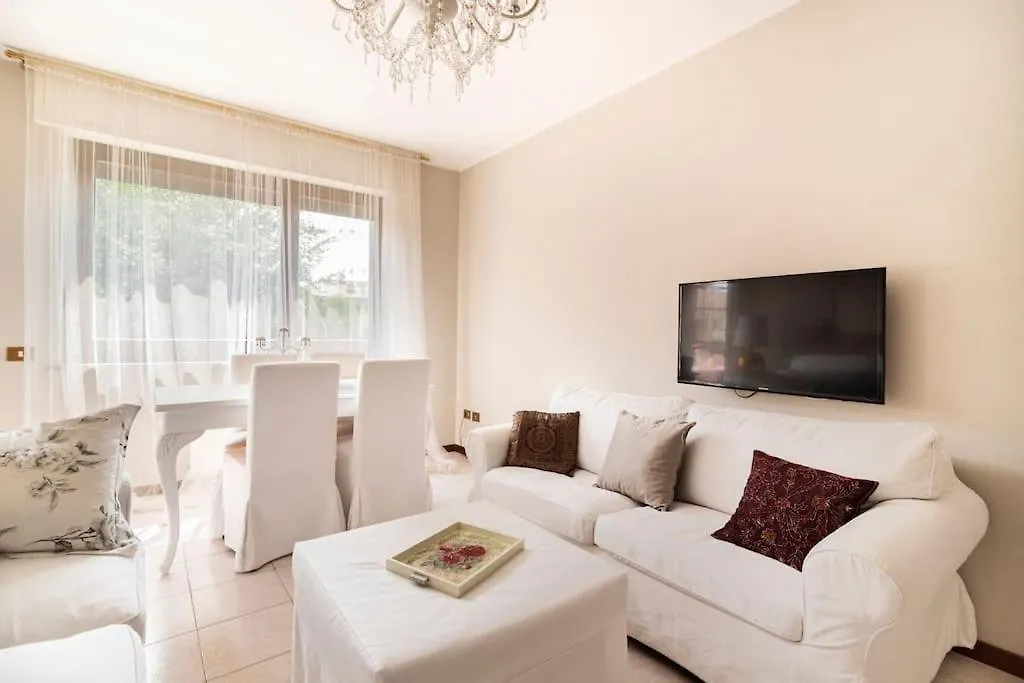 Fiorenza House Luisago 0*,  Italien