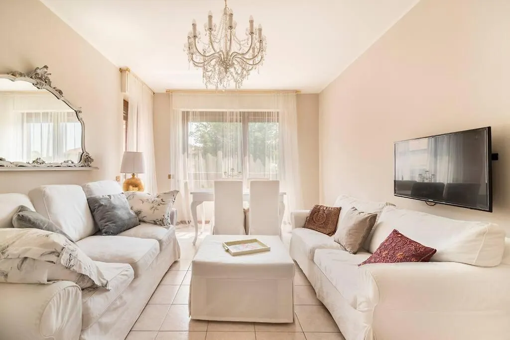 Apartment Fiorenza House Luisago