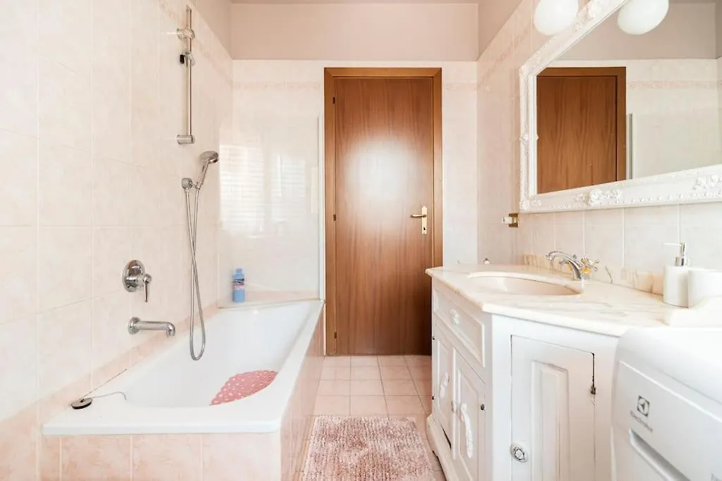 Apartment Fiorenza House Luisago