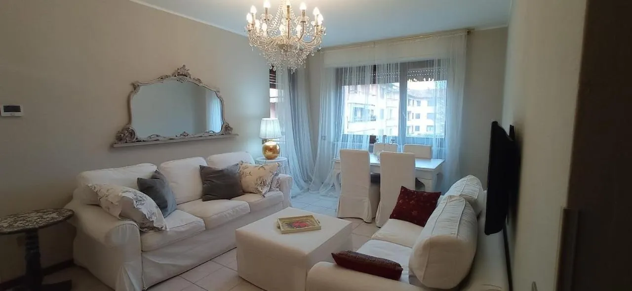 Fiorenza House Luisago 0*,